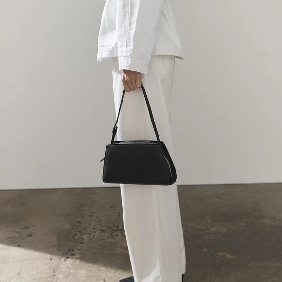 The Horse Clara Shoulder Bag Black - Picture 1 of 12